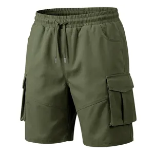 Pantalón corto cargo casual para hombre con cintura elástica y bolsillos laterales útiles.