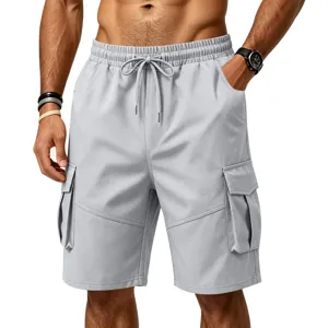 Pantalones cortos cargo informales lisos para hombre con cintura elástica con cordón y bolsillos.