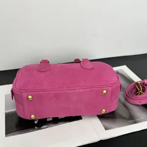 Rosa Wildleder Bowling Tasche Umhängetasche Kissen Handtasche für Damen elegante Alltagsmode