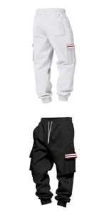 Vista dettagliata dei pantaloni cargo casual da uomo con polsini a costine e tasche.
