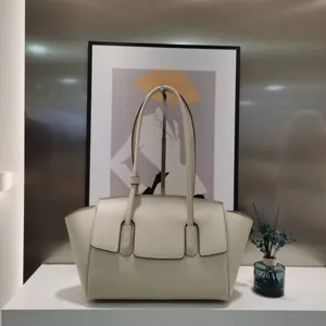 Elegant leather tote bag for women, luxury designer style handbag with top handle, minimalist.