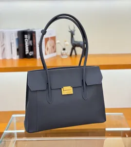 Classic genuine leather tote bag for women, large capacity business shoulder handbag.