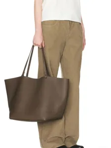 Brown leather tote bag large capacity minimalist shoulder bag for women daily commute