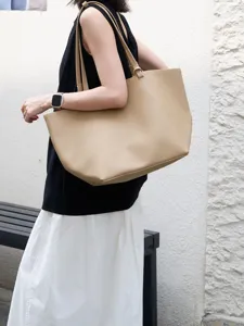 Minimalist leather tote bag for women, large capacity commute shoulder handbag, daily shopping bag.