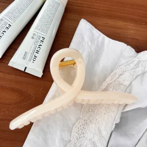 Elegante geleeartige verdrehte Haarklammer, einfache Frisurenklemme für den täglichen Gebrauch.