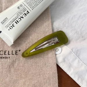 Pince à cheveux transparente en forme de goutte verte accessoire minimaliste élégant femme