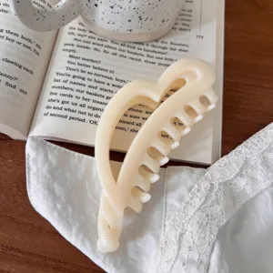 Pinza para el pelo con diseño de corazón liso estilo coreano, accesorio dulce y elegante diario.