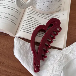 Pinza de pelo de corazón rojo accesorio elegante clip de estilo diario para mujeres