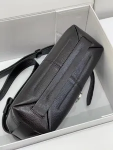Premium leather messenger bag with vintage design, stylish crossbody strap for daily wear.