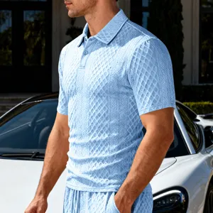 Set polo e pantaloncini a maniche corte testurizzati azzurro chiaro da uomo con colletto.
