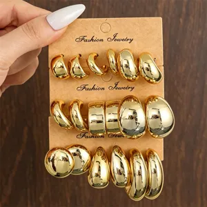 Klobige goldene Statement Ohrringe Set, uebergrosse geometrische C-Bogen Creolen fuer Damen.