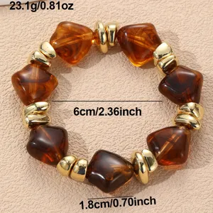 Retro unregelmässiges geometrisches Perlenarmband mit Bernsteinharz und Goldteilen.