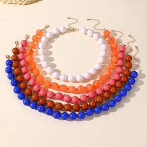 Collana con perline in acrilico multistrato da donna, gioiello girocollo colorato.