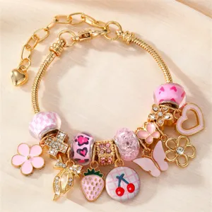 Goldfarbenes Schlangenkette Charm Armband mit rosa Perlen, Herzen und schönen Blumen Anhängern für Damen.