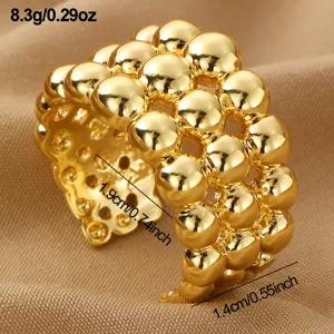 Exquisiter goldener Mehrkugel-Ring im Detail, mit verstellbarem offenem Design.