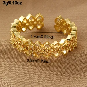 Goldener offener Ring mit hohlen Herzmustern und Perlenstruktur, verstellbarer Schmuck.