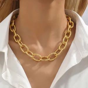 Chunky gold chain necklace for women, stylish statement O-chain jewelry for daily wear detail.
