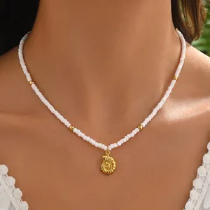 Goldenes Muschel Anhänger Halskette Weiße Perlen Kurze Schlüsselbein Kette Schmuck