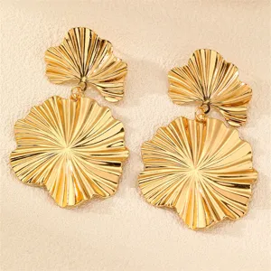 Goldfarbene metallische Ginkgoblatt Ohrringe, schicke doppelschichtige Ohrhänger Damen.