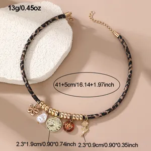 Details der Damen Leopardenmuster Samtkette Kropfband mit Anhängern, 41+5cm, 13g