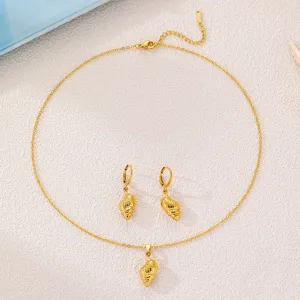Goldener Edelstahl Muschel Halskette und Ohrringe Schmuckset für Damen, elegante Mode Accessoire.