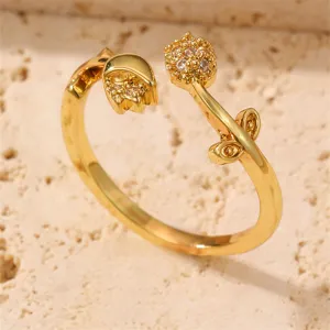 Wunderschöner offener Blumenring mit funkelnden Zirkonia-Details in Gold. Makelloses Detail.