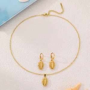 Goldener Edelstahl Kaurimuschel Halskette und Ohrringe Schmuckset für Damen Alltag.