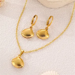 Goldenes Muschel Halskette und Ohrringe Schmuck Set, elegante Edelstahl Kette Damen.