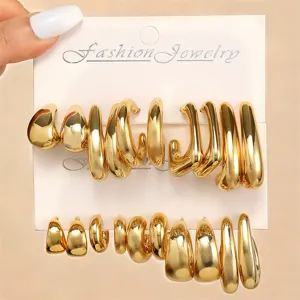 Goldene Statement Creolen Ohrringe Set für Damen, minimalistischer Vintage Schmuck.