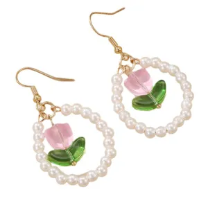 Pendientes de aro de perlas con colgantes de tulipán rosa, bonito diseño vintage para mujeres.