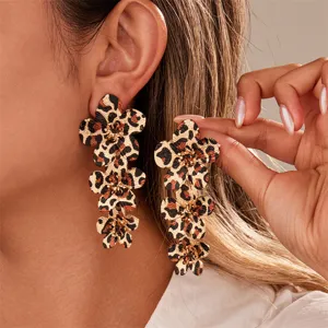 Raffinierte Leopardenmuster Blumen Ohrringe für Damen, elegante Statement Metall Schmuck.