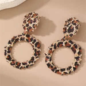 Chice metallische geometrische Kreis-Leo-Print-Ohrringe für Damen, Retro europäischer Schmuck.