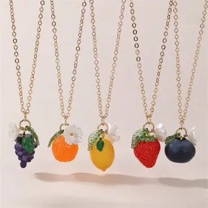 Mode Frucht Anhänger Halskette Für Damen Zinklegierung Goldkette Harz Traube Zitrone Orange Erdbeere Blaubeere Anhänger Süßer Halsschmuck