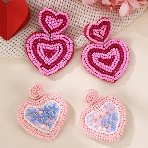 Orecchini pendenti cuore perline fatti a mano rosa doppio cuore paillettes fiori dono