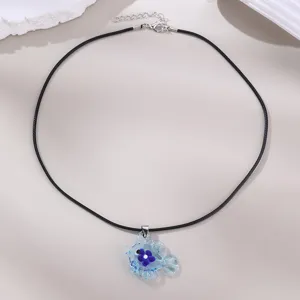 Schwarze Wachskordel Halskette mit blauem Glas Fisch Anhänger für Damen modischer Schmuck.