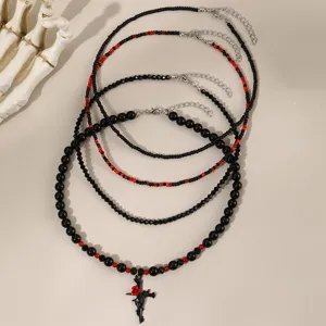 Gotische schwarze Perlen mehrlagige Halskette Set mit Kreuz Anhänger Damen, dunkler Stil Schmuck.