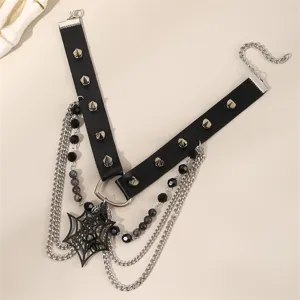Gothischer Punk schwarzer Leder Choker Halskette mit Nieten, Silberketten und Spinnennetz Anhänger.