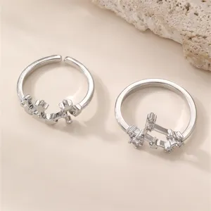 Silberne offene Ringe mit süßem Zeichentrickfiguren-Design, stilvoller und einzigartiger Schmuck.