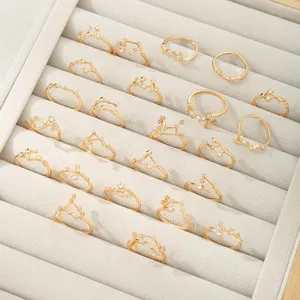 Goldene zwölf Sternzeichen Ringe Set, minimalistische offene Fingerringe für Damen Schmuck.