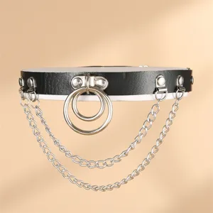 Punk stijl zwart wit leer dijbeen ketting lichaam sieraden met metalen o-ringen en kettingen.