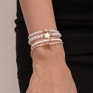 Exquisites Perlenarmband-Set mit Tierkreiszeichen-Anhänger Skorpion. Detailansicht.