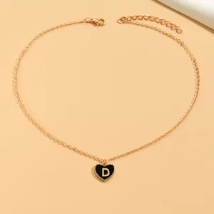 Goldfarbene Kette mit schwarzem Herz-Anhänger Buchstabe D, elegante Halskette Schmuck.