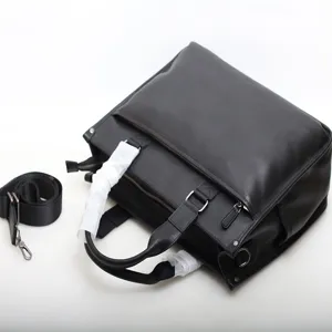 Borsa da lavoro in pelle nera con tracolla, grande borsa da viaggio per computer.