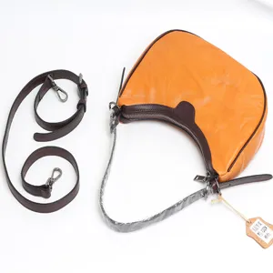 Borsa a tracolla hobo in vera pelle da donna, elegante borsa a mano arancione e marrone.
