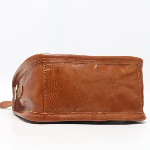 Premium vegetable-tanned leather women's shoulder bag, stylish retro commuter handbag.