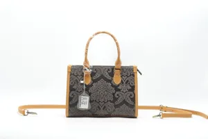 Sac à main élégant pour femme en cuir véritable, sac bandoulière vintage avec motif gaufré.