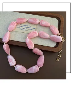 Elegante rosa Perlenkette modische Statement Halskette trendiger Schmuck für Damen Neu