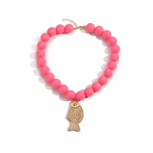 Hermoso collar de cuentas rosa con colgante de pez dorado para mujeres joyería moda