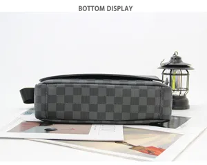 Heren zwarte ruitjes schoudertas bodem detail weergave stijlvolle mode casual PU tas