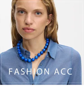Blue acrylic bead necklace for women, stylish bohemian fashion jewelry for daily wear and events.